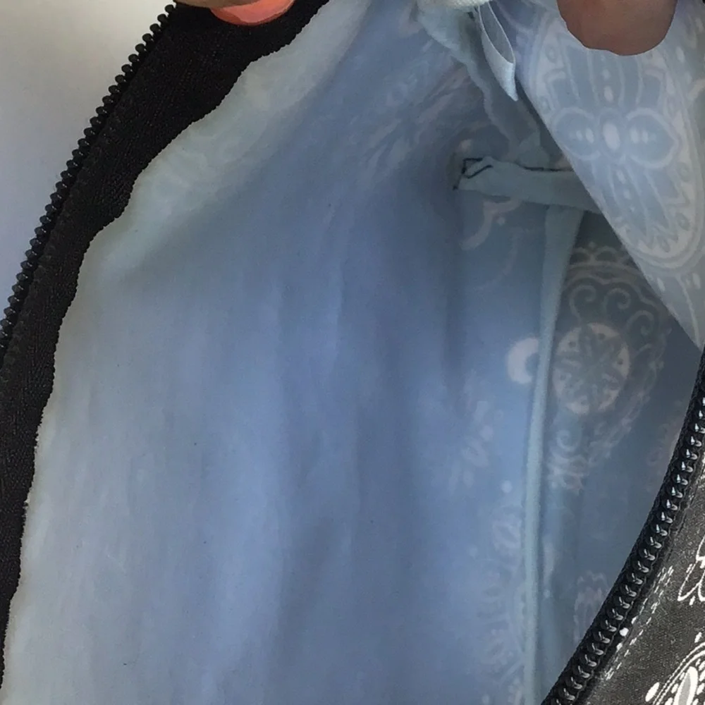 Thirty One Zipper Pouch Onyx Medallion NWOT